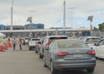 Usuarios de la garita Sentri en San Ysidro van en aumento