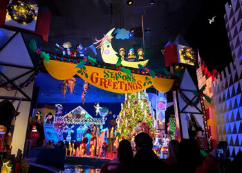 Descubre las sorpresas navideñas por el 70 aniversario de Disneyland