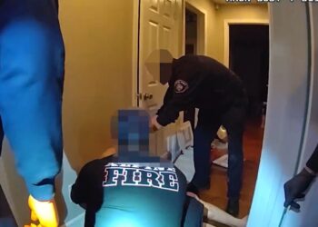 Publican imágenes de la cámara corporal del tiroteo fatal en el que participó un agente