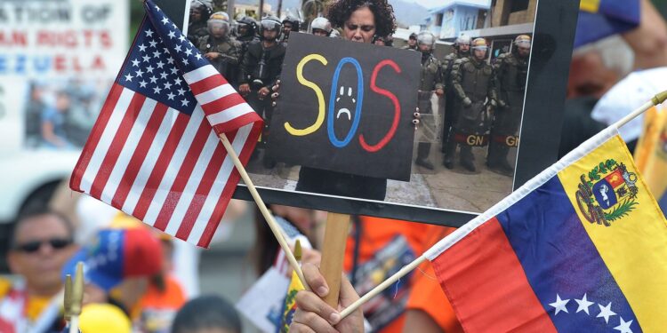 Más de 600 mil venezolanos perdieron este sábado su protección migratoria en EUA