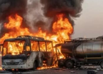 45 peregrinos murieron al chocar contra una pipa de gasolina en Arabia Saudita