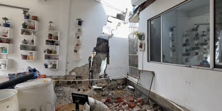 No tenemos nada: Vecinos enfrentan derrumbes y crisis emocional