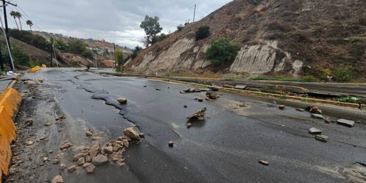 Reportan incidentes menores por lluvias intensas en Tijuana