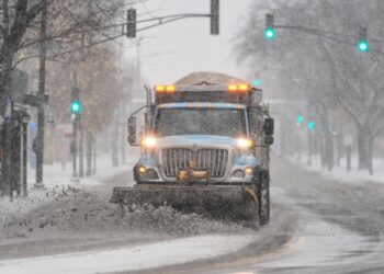 Tormenta invernal complica el regreso tras Thanksgiving en Estados Unidos