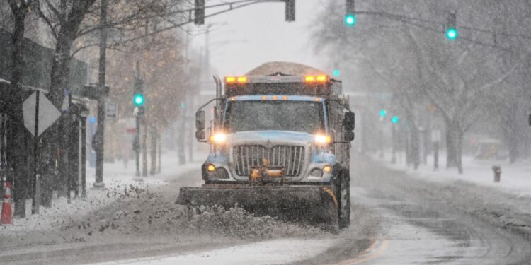 Tormenta invernal complica el regreso tras Thanksgiving en Estados Unidos