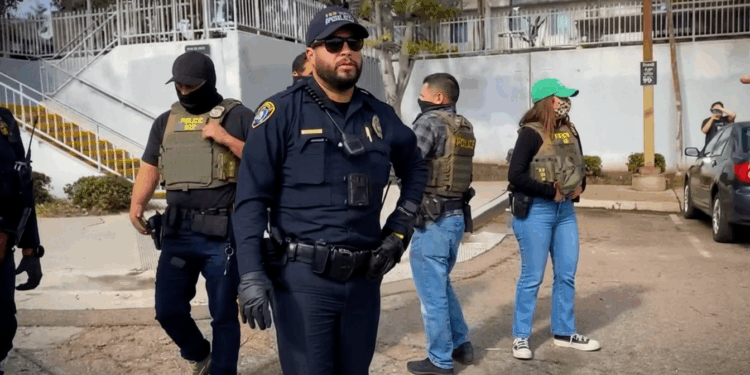 SDPD explica su respuesta al operativo del ICE esta semana en Lincoln Park
