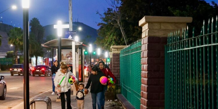 Nuevo Sendero Seguro ilumina Parque Morelos y zona universitaria