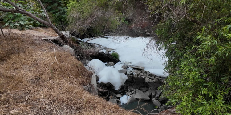 Supervisores proponen plan urgente de $5M para mitigar emisiones tóxicas en South Bay