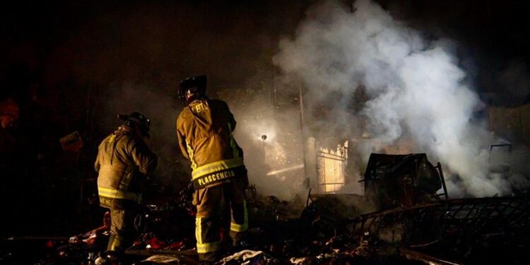 Incendio dejó ocho viviendas destruidas y 42 personas afectadas en Tijuana
