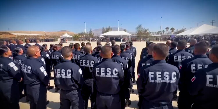 Dan de baja a 10 agentes estatales por presuntos nexos con el crimen organizado