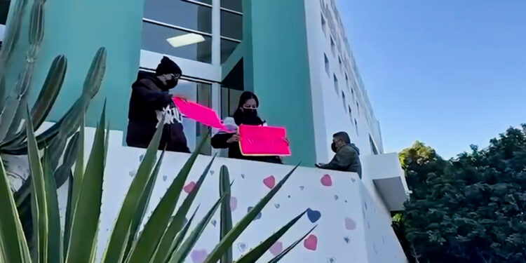 Pacientes oncológicos protestan por desabasto de quimioterapias