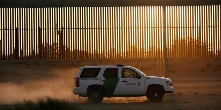 Patrulla Fronteriza disparó a sospechoso de tráfico de personas en Arizona