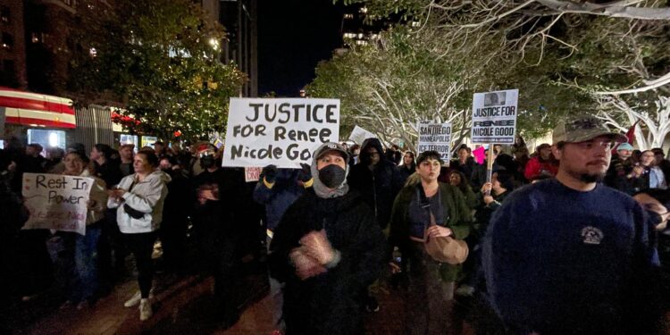Segunda noche de protestas en San Diego, contra el abuso de fuerza de los operativos de ICE