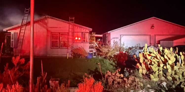 Incendio destruye vivienda en Potrero; residentes fueron localizados