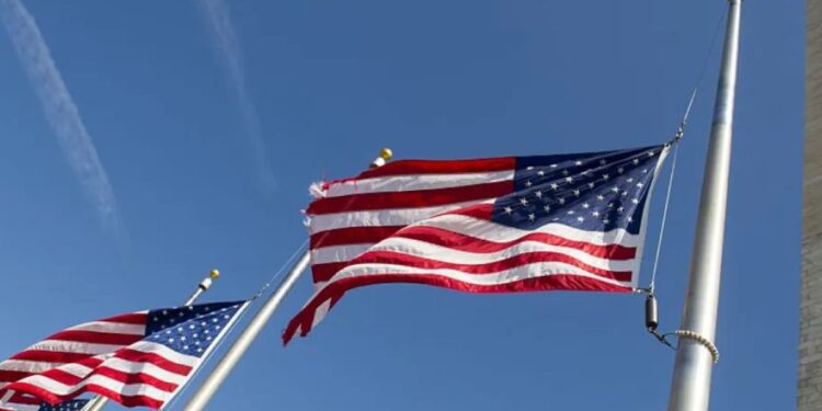 Banderas a media asta en el condado de San Diego