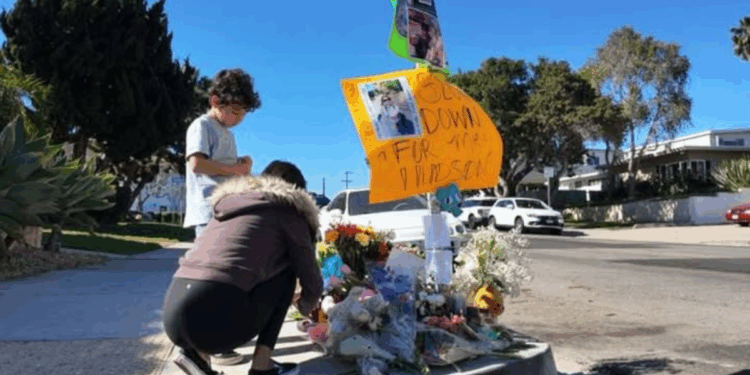 Presentan cargos contra la conductora acusada de la muerte del niño de 6 años en PB