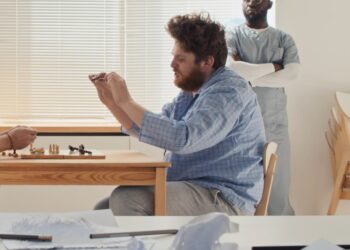 Depresión en aumento: una crisis silenciosa que golpea con más fuerza a los jóvenes en EE.UU.