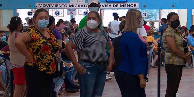 Nicaragua solicitará visa a cubanos y cierra ruta migratoria hacia Estados Unidos