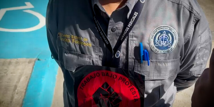 Elementos de Servicios Periciales de la FGE trabajan bajo protesta por salario y prestaciones