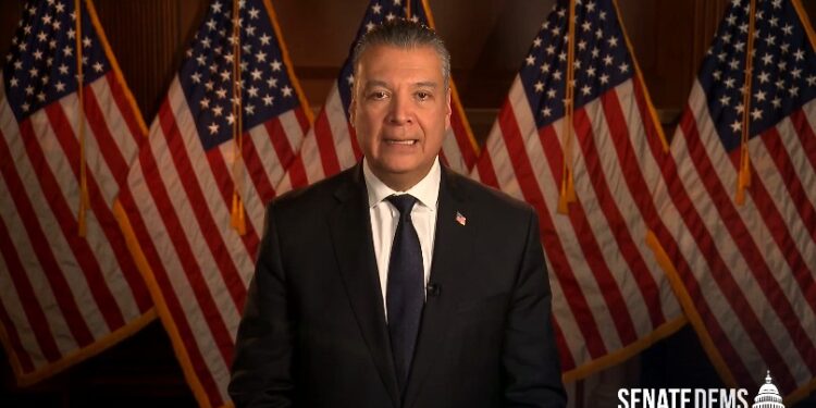 Senador Padilla acusó a Trump de mentir en discurso sobre economía e inmigración