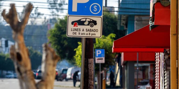 Instalación de parquímetros en Zona Río se mantiene en pausa