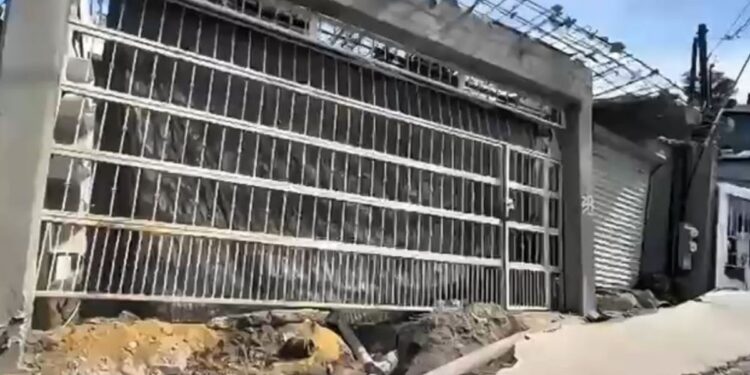 Temen colapso de viviendas por deslizamiento en Sánchez Taboada