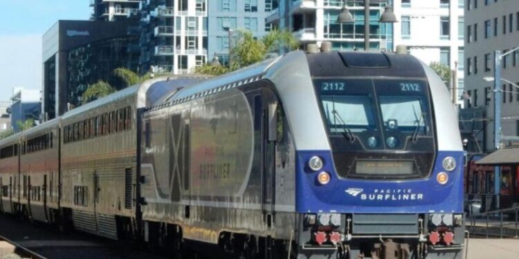 Suspenderán temporalmente el servicio ferroviario costero entre San Diego y Oceanside