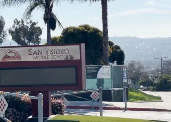 Escuela secundaria de San Ysidro, entra en ‘lockdown’ tras operativo policial en la zona