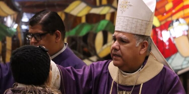 Catedral de Tijuana celebra Miércoles de Ceniza y da inicio a la Cuaresma