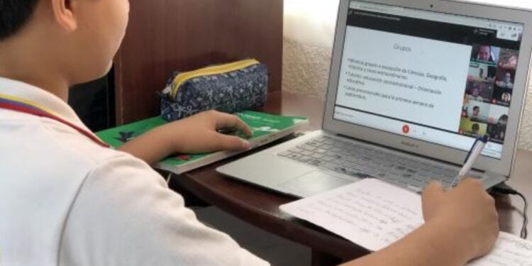 Clases vespertinas serán en línea en zona costa por pronóstico de lluvias