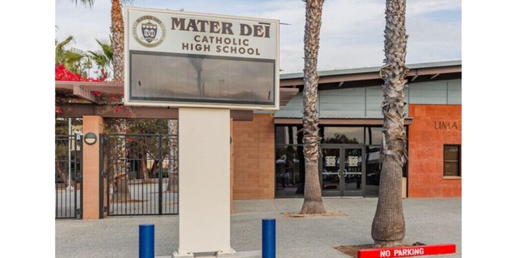 Escuela Mater Dei en Chula Vista entra en confinamiento tras amenaza anónima