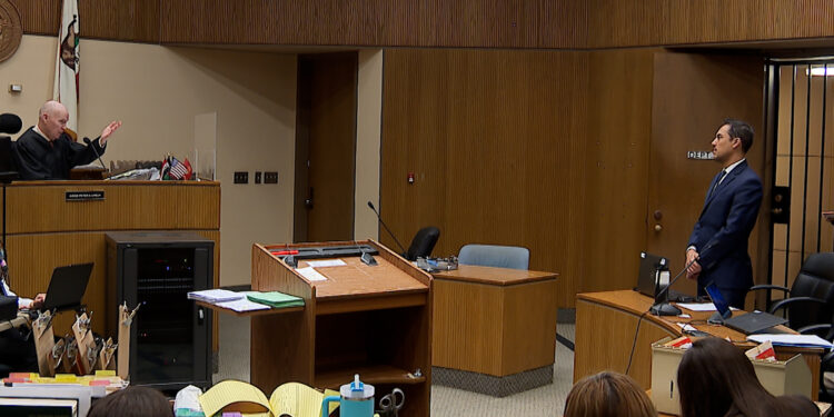 Comparece en corte obispo caldeo de San Diego acusado de fraude y lavado de dinero