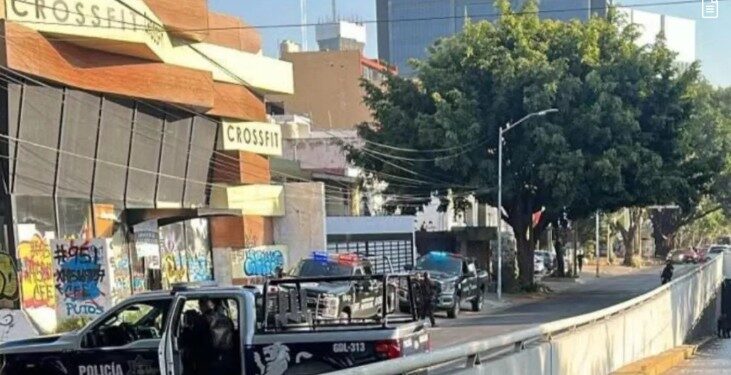 Balacera y ponchallantas paralizan vialidades en Guadalajara este domingo
