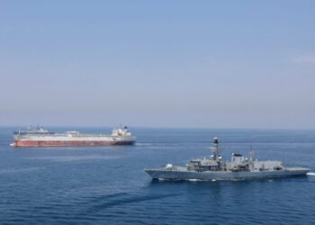 Trump exige a Reino Unido y aliados enviar buques para garantizar seguridad en el estrecho de Ormuz