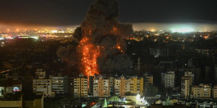 Explosión en Beirut tras ataque israelí contra Hezbollah