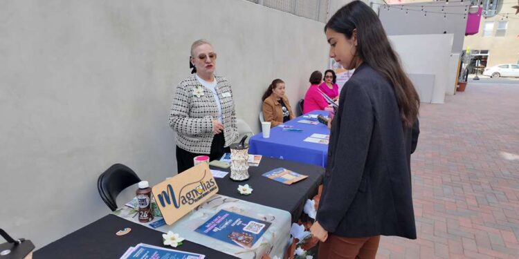 Feria de servicios del consulado de México, por el Día Internacional de la Mujer