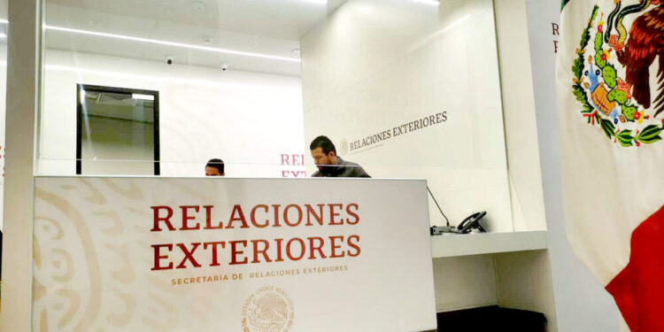 SRE ofrece protección consular a mexicanos en Medio Oriente tras ataques a Irán