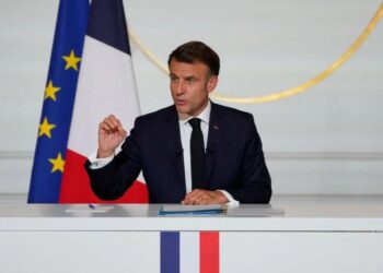 Macron impulsa “disuasión adelantada” europea sin ceder el botón nuclear