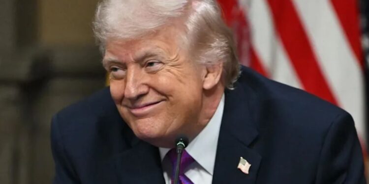 Trump busca influir en sucesión del líder supremo de Irán tras muerte de Jamenei