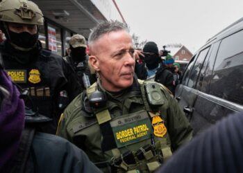 Gregory Bovino anuncia retiro de la Patrulla Fronteriza tras tres décadas de servicio controvertido.