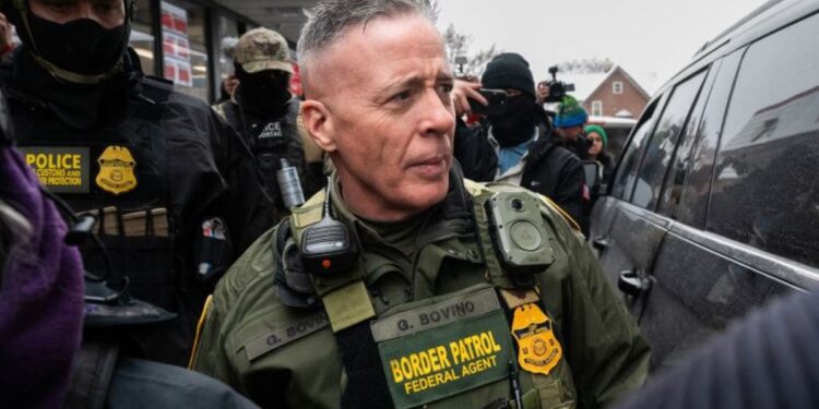 Gregory Bovino anuncia retiro de la Patrulla Fronteriza tras tres décadas de servicio controvertido.