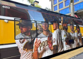 Padres, MTS y COASTER estrenan Trolley temático para temporada inolvidable en Petco Park