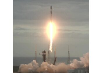 SpaceX lanza exitosamente Falcon 9 con 25 satélites Starlink desde la costa central de California