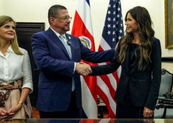 Costa Rica anuncia acuerdo con EE.UU. para recibir hasta 25 deportados por semana.