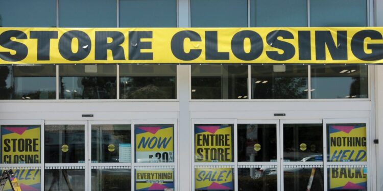 Más de 1,400 tiendas minoristas en todo Estados Unidos podrían cerrar en 2026