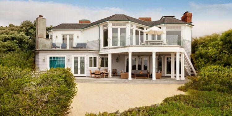 La casa de “Hannah Montana” en Malibú llega a Airbnb como experiencia gratuita
