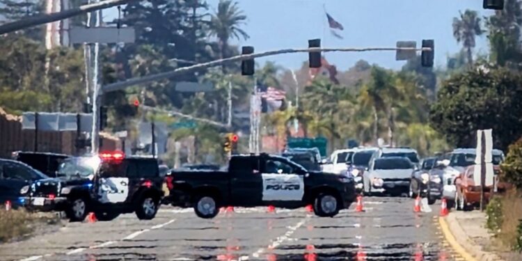 Choque mortal entre auto y ciclista cierra Silver Strand Highway