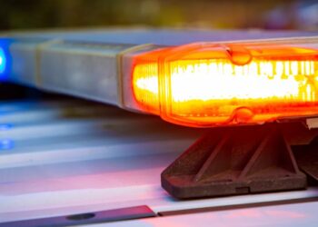 Víctima de disparos muere en estación de bomberos de East County; Sheriff’s Office investiga homicidio aislado.