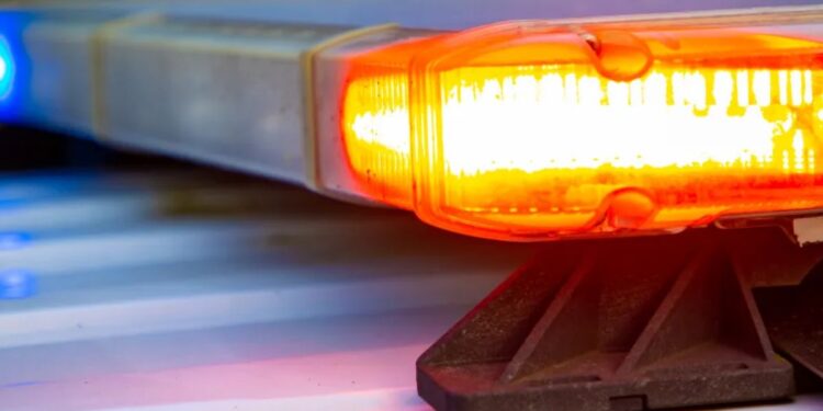 Víctima de disparos muere en estación de bomberos de East County; Sheriff’s Office investiga homicidio aislado.