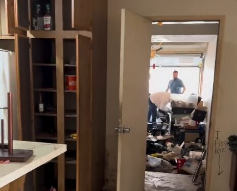 Agente de bienes raíces se hace viral tras mostrar los daños en una casa invadida